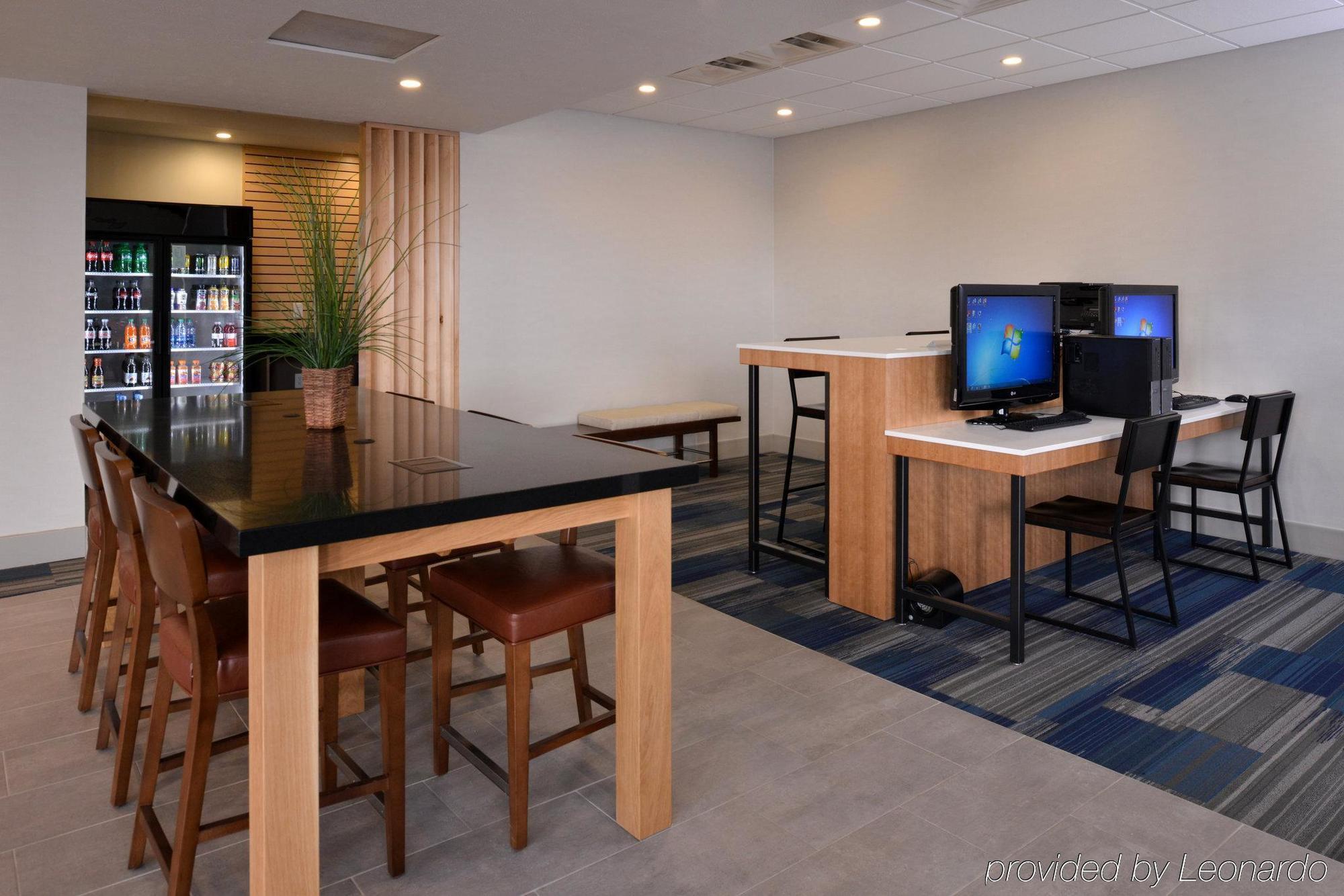Holiday Inn Express & Suites Springfield By Ihg Exteriör bild